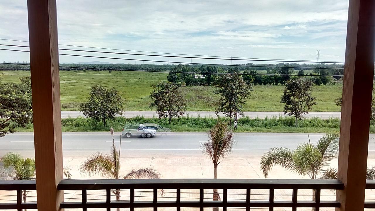 Suratthani Airport Resort Surat Thani Exterior photo